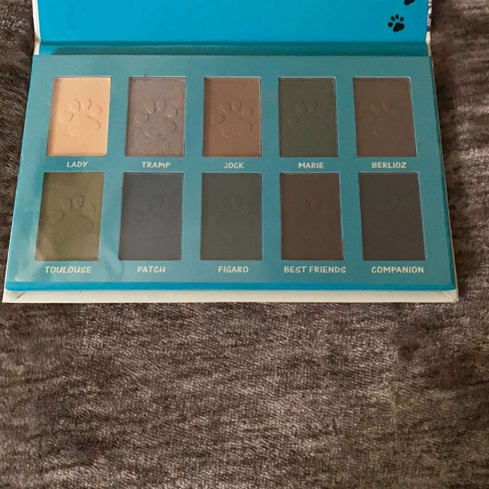 Disney Pets Eyeshadow Palette Hot Topic‎